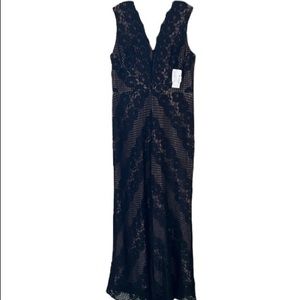 Lace sheath Gown by Adrianna Papell Black size 12.
